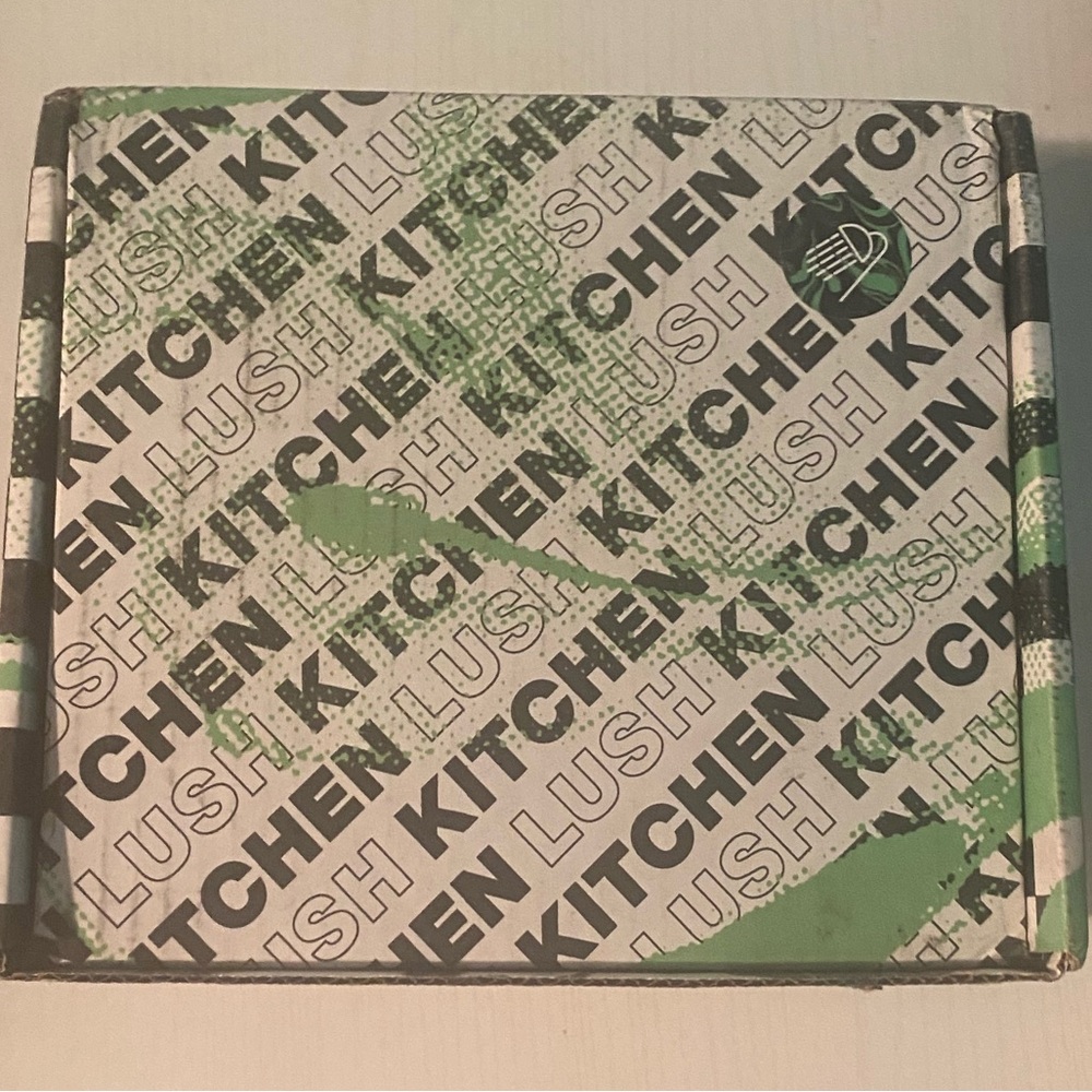Lush October Shower Box - all 5 items for sale! NWOT.